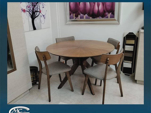 Conjunto mesa redonda Carmel y 4 sillas Anais