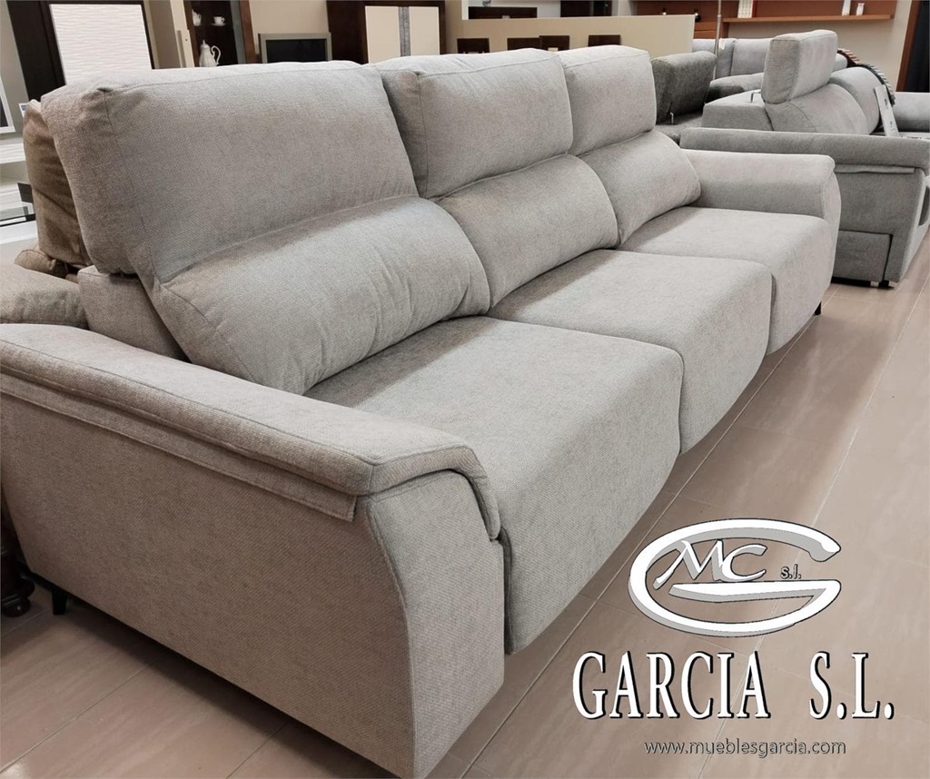 Foto 1 SOFA MD BROSS DE  294 ASIENTOS DESLIZANTES 